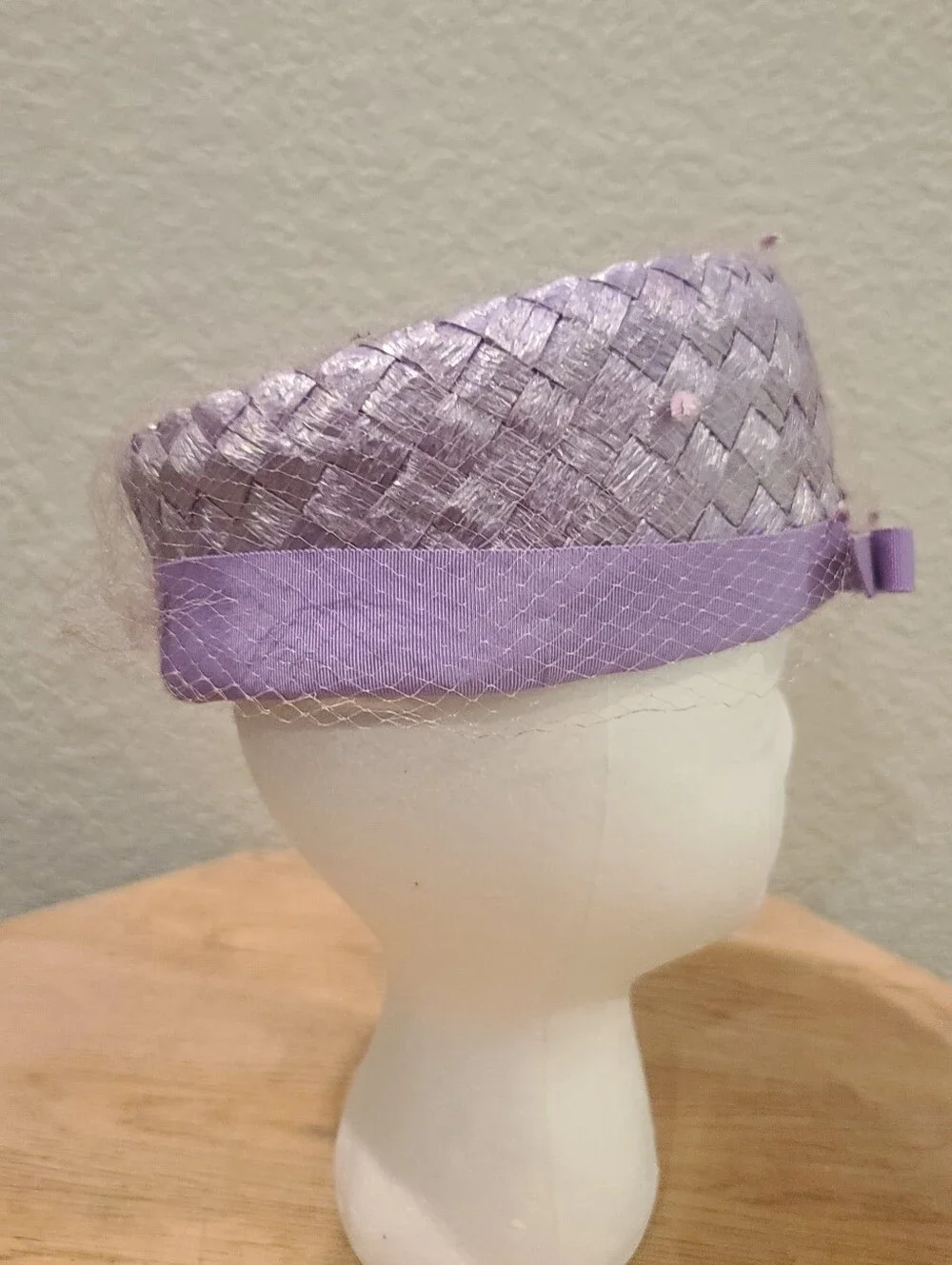 Vtg 1950s - 1960s Lavender Woven Pillbox Hat Ribbon Trim Young Towners Hat Shop